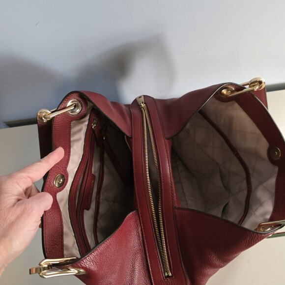 EUC Michael Kors Raven Large Pebbled Leather Rich Burgundy Shoulder Bag - Picture 9 of 13
